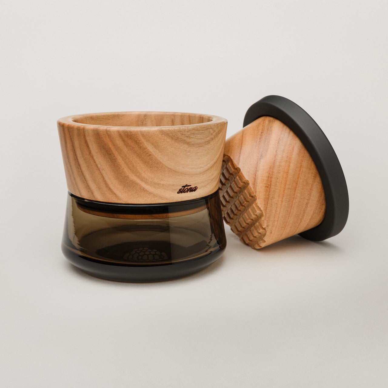 stona-grinder-golden-cherry-kr-uter-grinder image 2